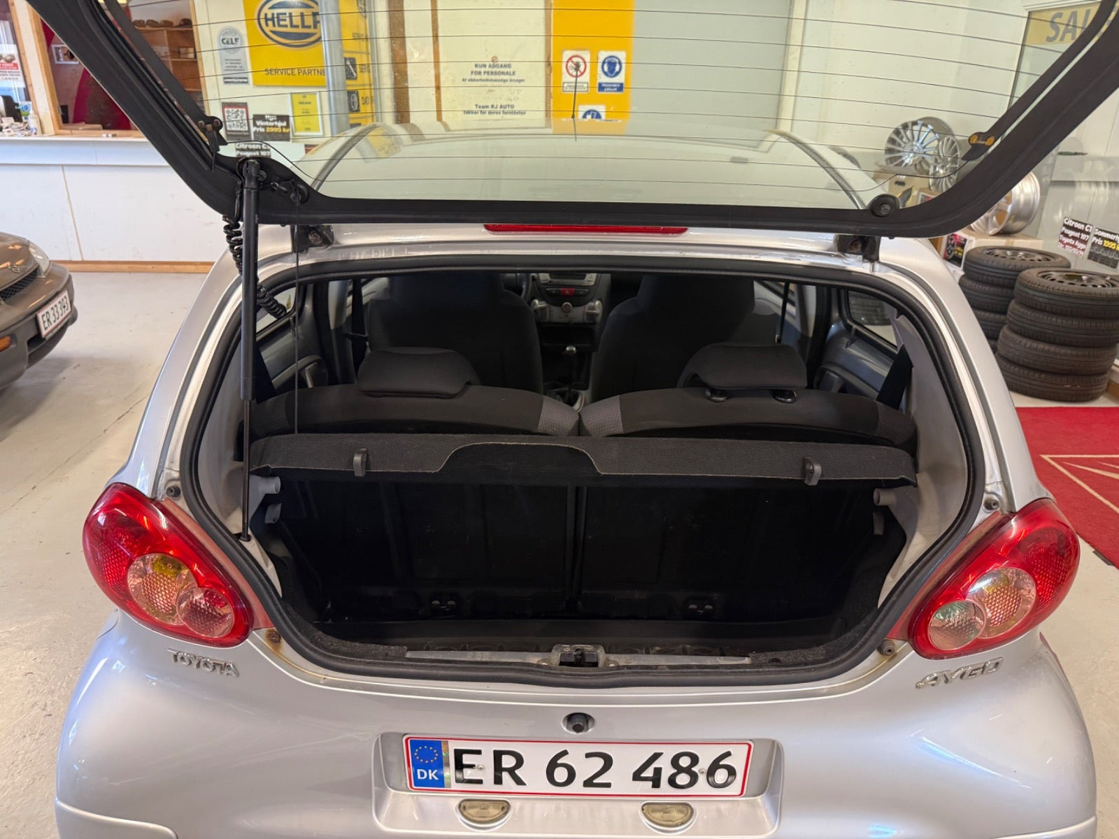 Sølv Toyota Aygo fra 2008