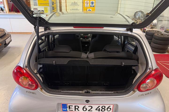 Sølv Toyota Aygo fra 2008