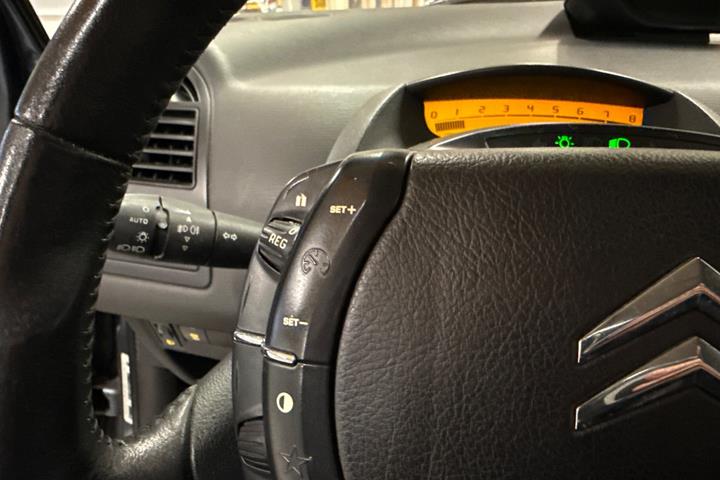 Grå Citroën C4 fra 2005