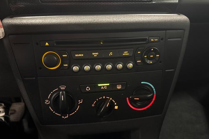 Grå Citroën C4 fra 2005