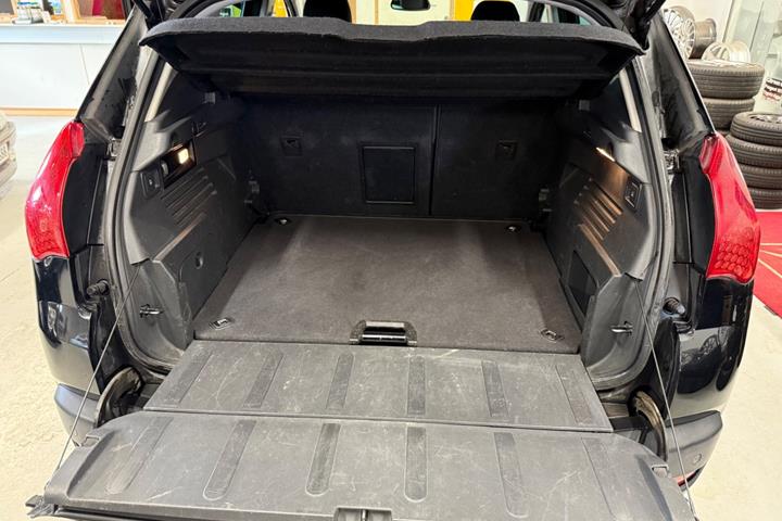 Sort Peugeot 3008 fra 2012