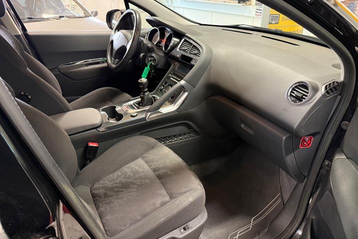 Sort Peugeot 3008 fra 2012