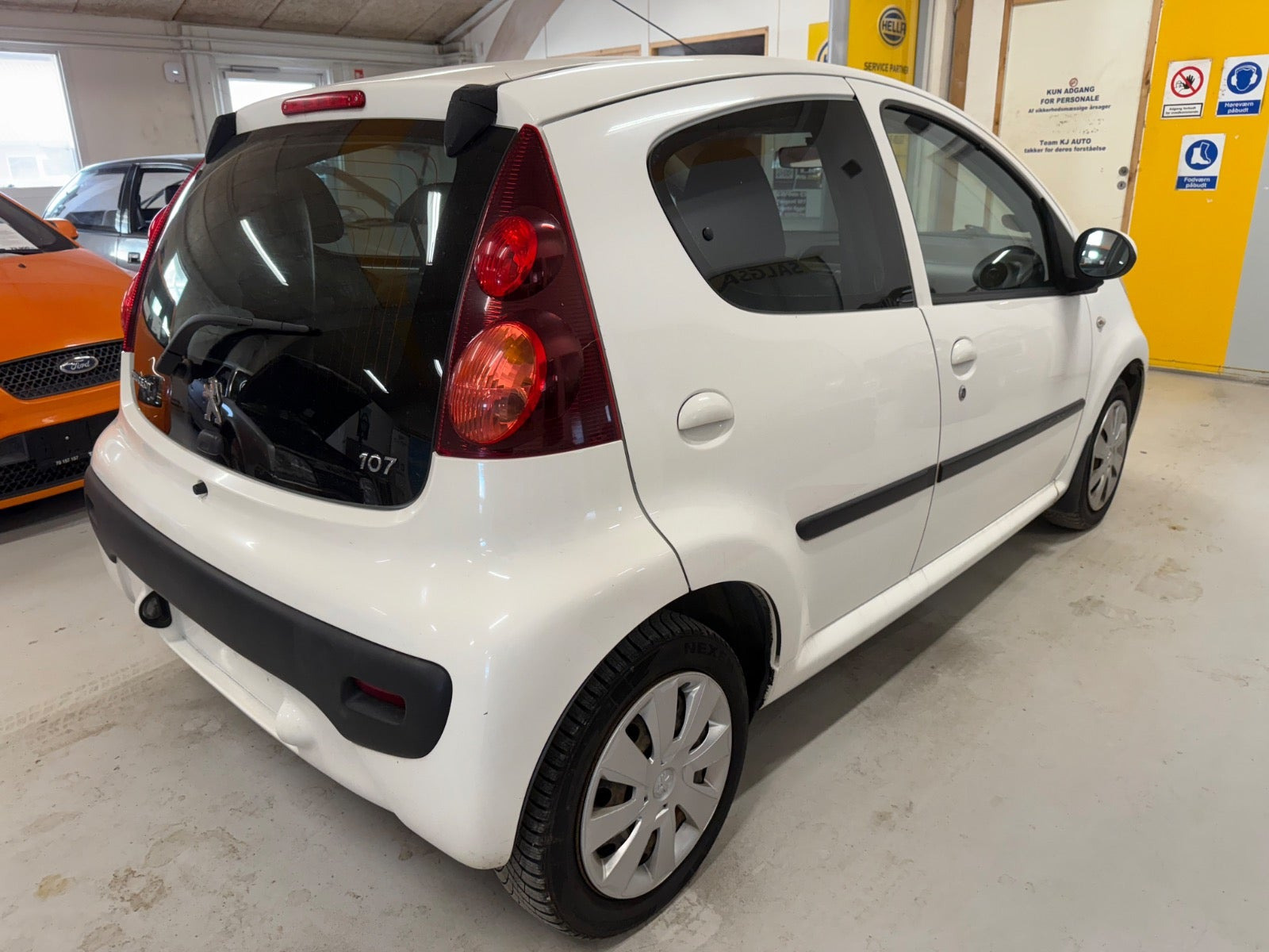 Hvid Peugeot 107 fra 2013