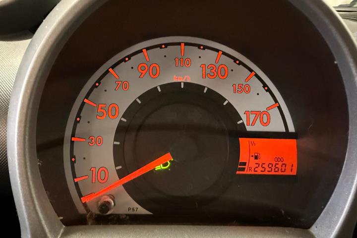 Hvid Peugeot 107 fra 2013