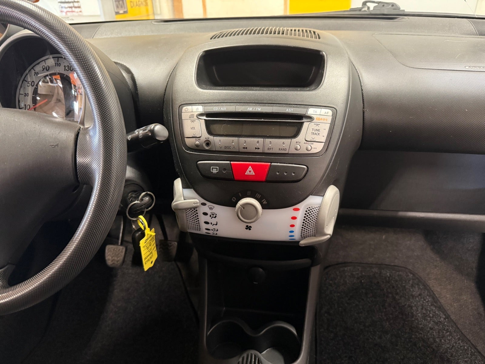 Hvid Peugeot 107 fra 2013