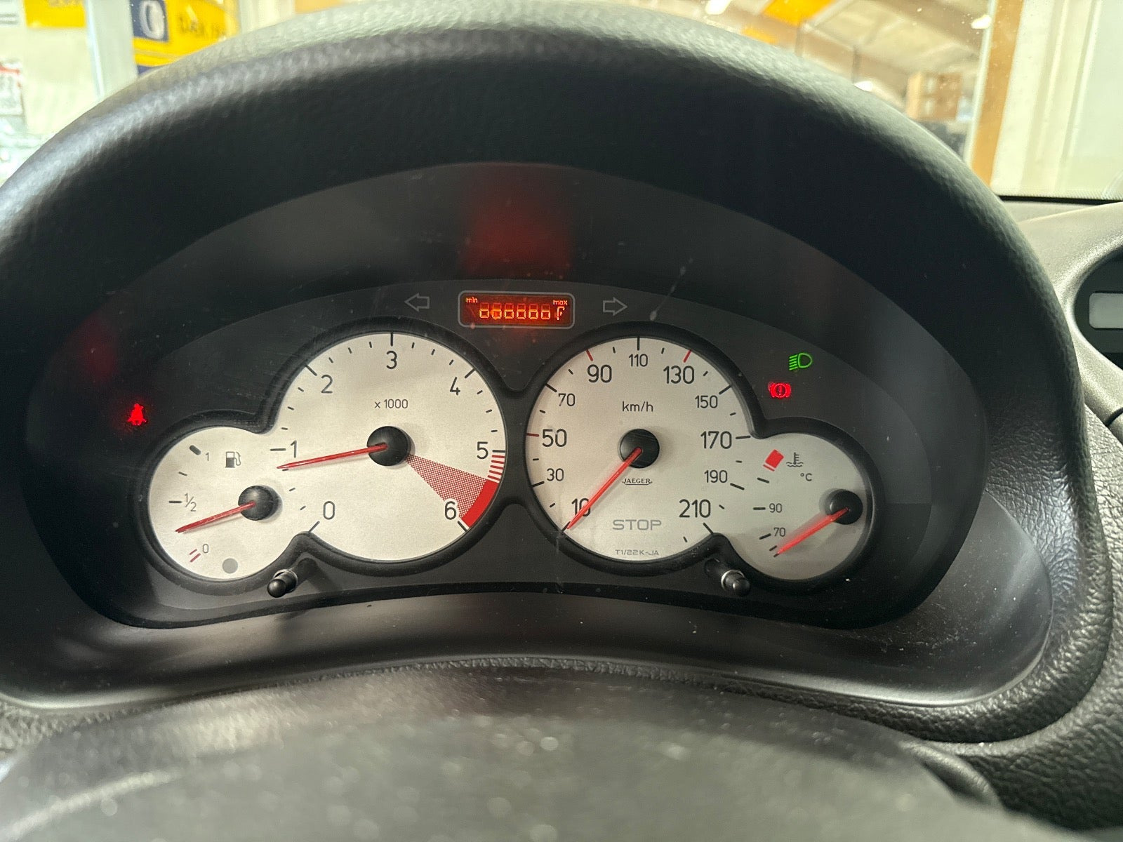Sølv Peugeot 206 fra 2006