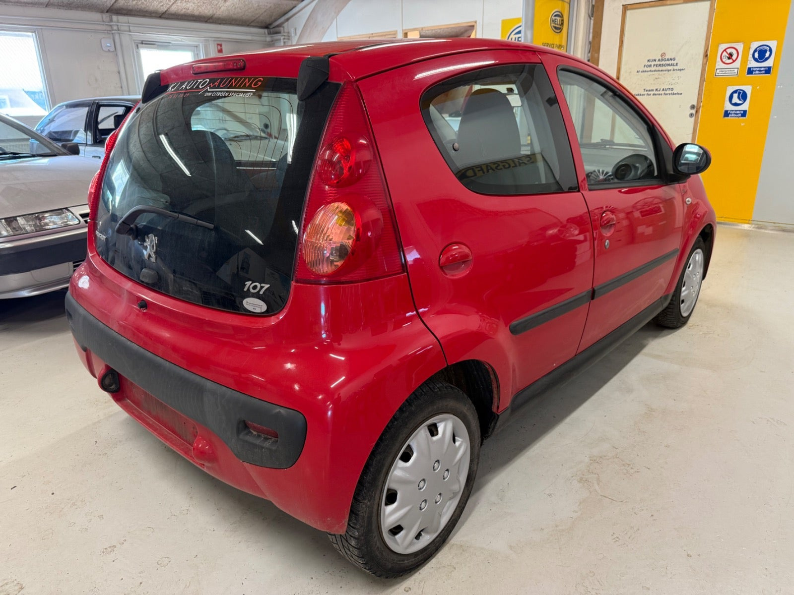 Grøn Peugeot 107 fra 2011