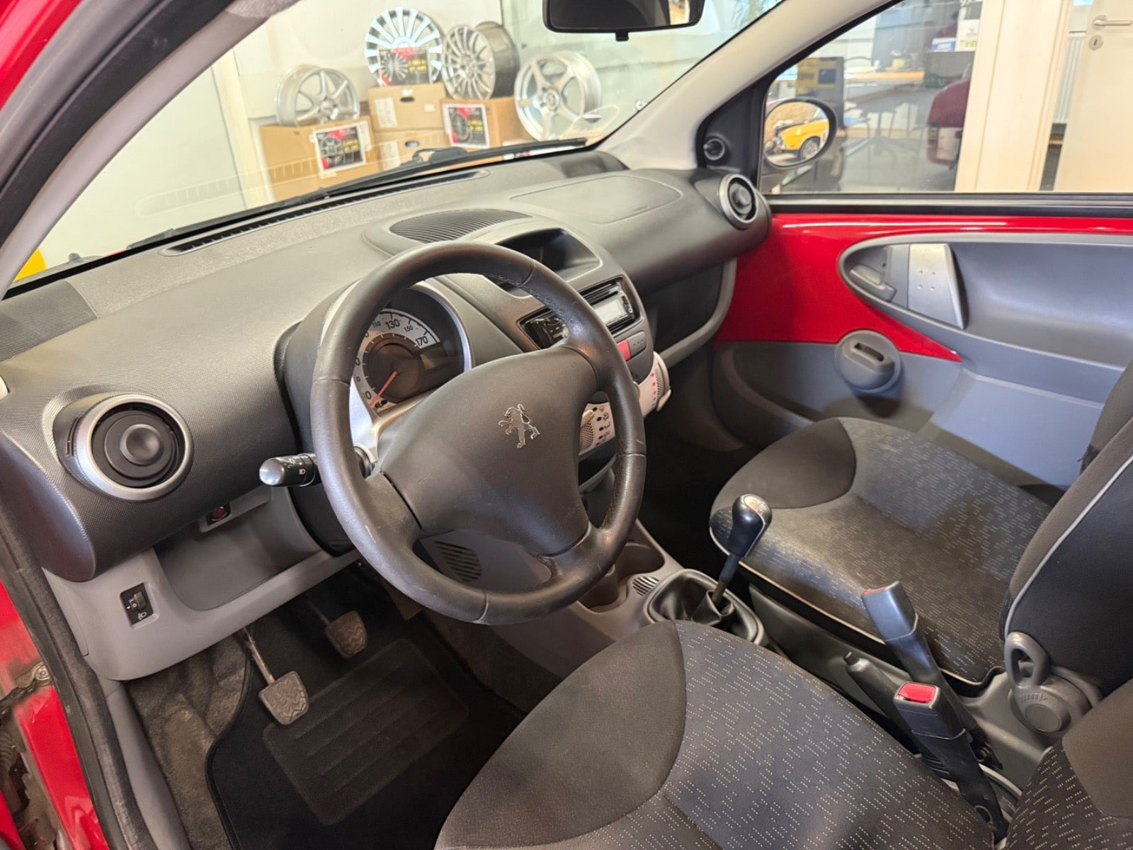 Grøn Peugeot 107 fra 2011