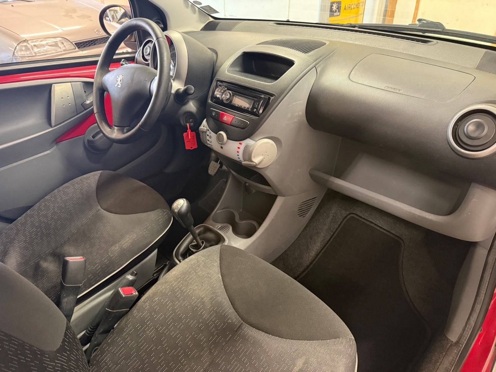 Grøn Peugeot 107 fra 2011