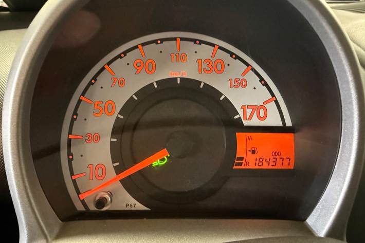 Grøn Peugeot 107 fra 2011