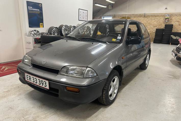 Grå Suzuki Swift fra 1994