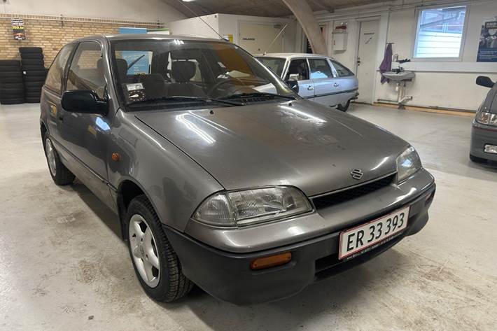 Grå Suzuki Swift fra 1994