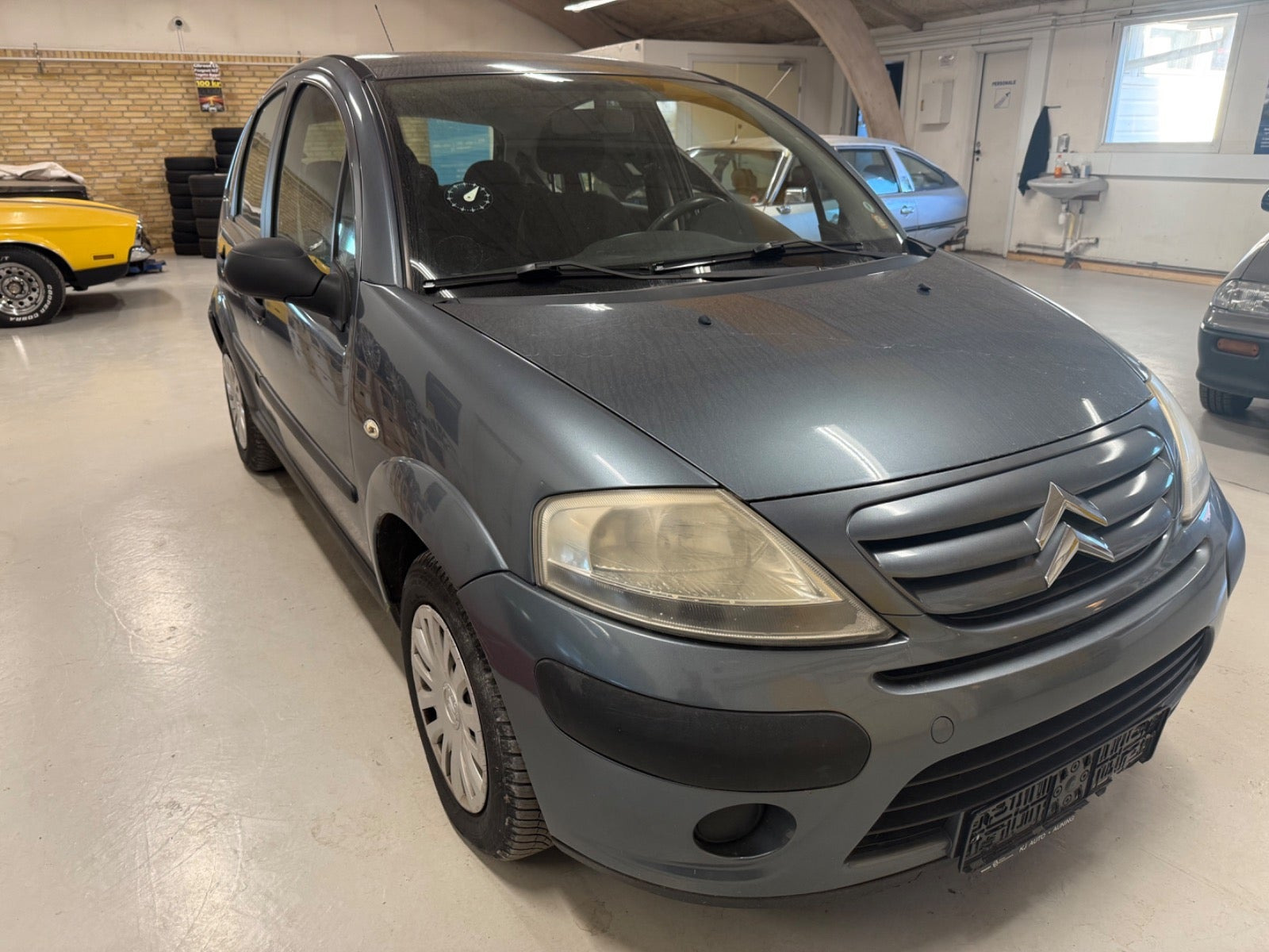 Grå Citroën C3 fra 2006