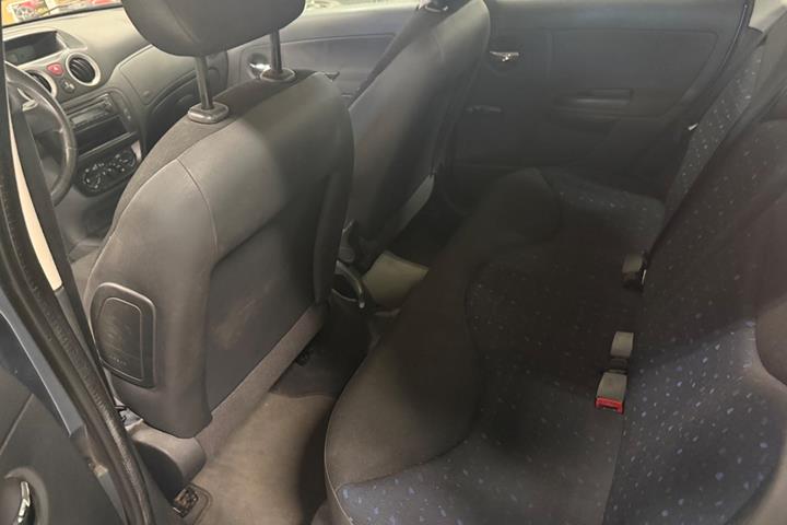 Grå Citroën C3 fra 2006