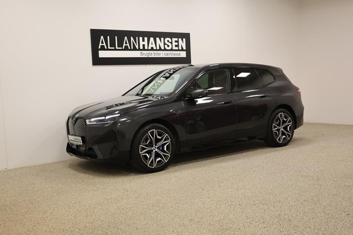 Sort BMW iX fra 2022 set udefra