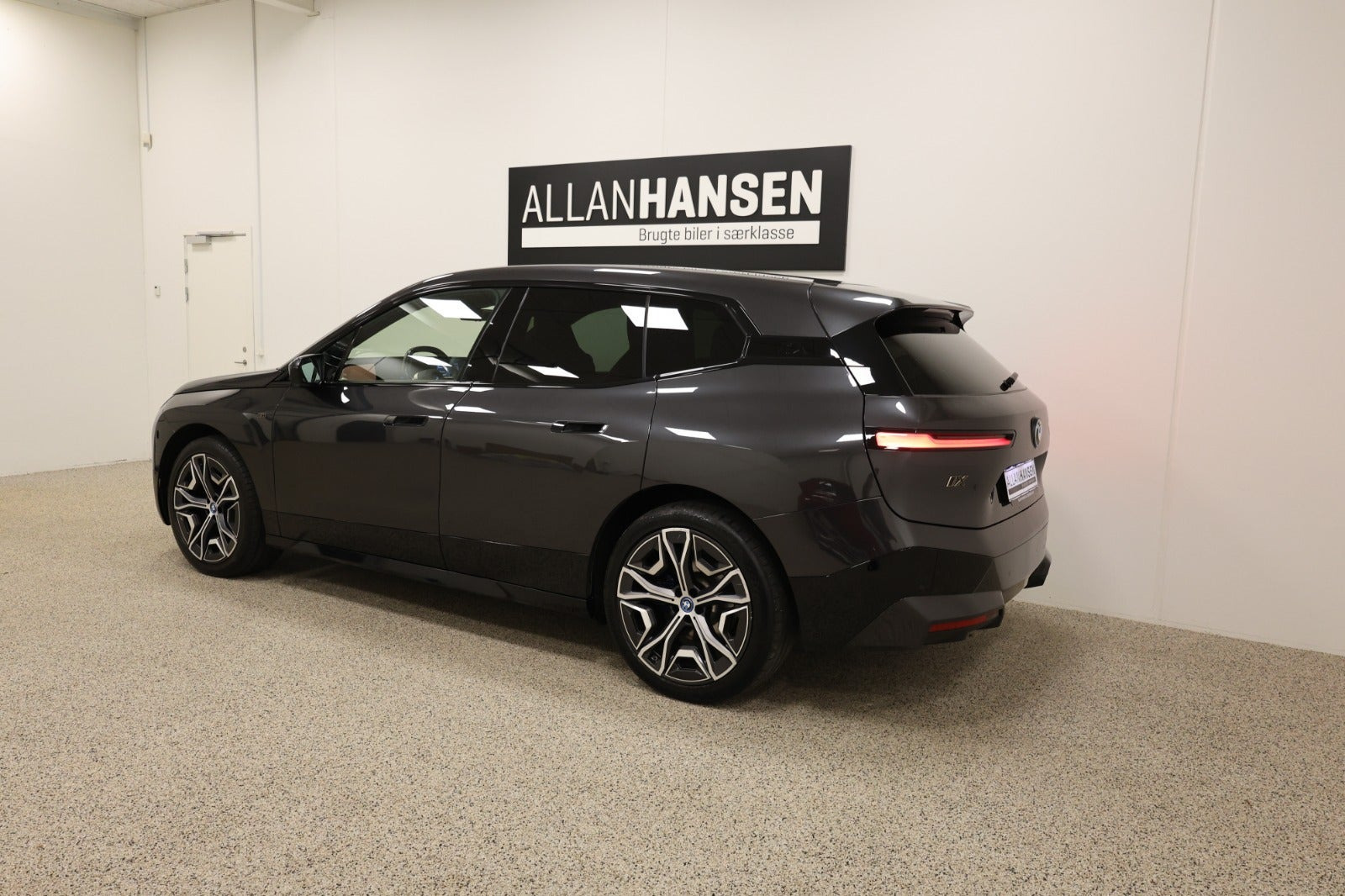 Sort BMW iX fra 2022
