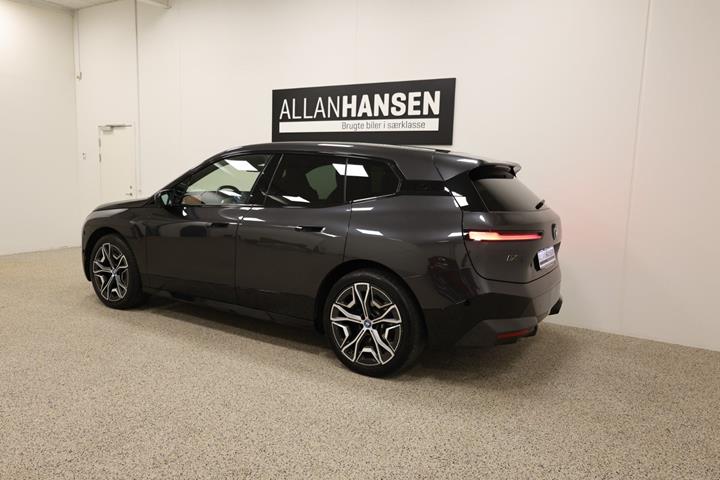 Sort BMW iX fra 2022