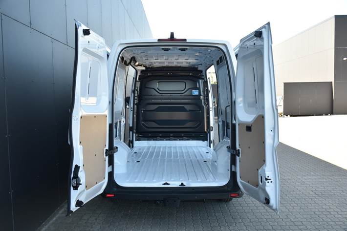 Hvid Renault Master V T33 fra 2026
