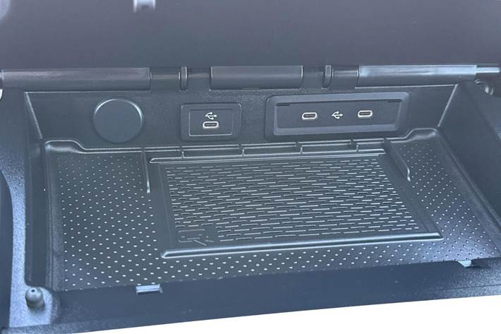 Hvid Mercedes Sprinter 317 fra 2025