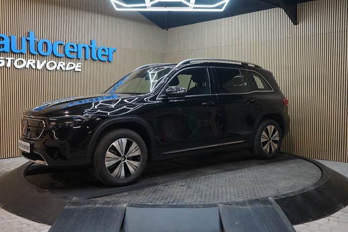 Sort Mercedes EQB250 fra 2023