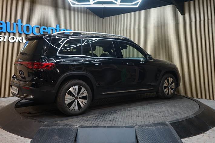 Sort Mercedes EQB250 fra 2023