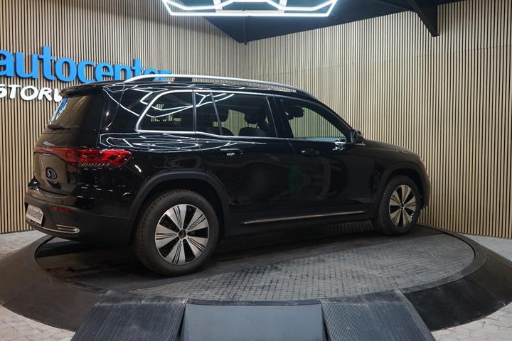 Sort Mercedes EQB250 fra 2023
