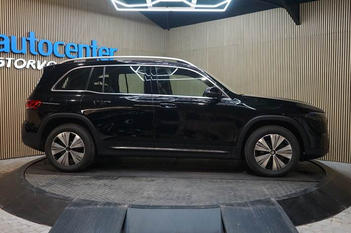 Sort Mercedes EQB250 fra 2023
