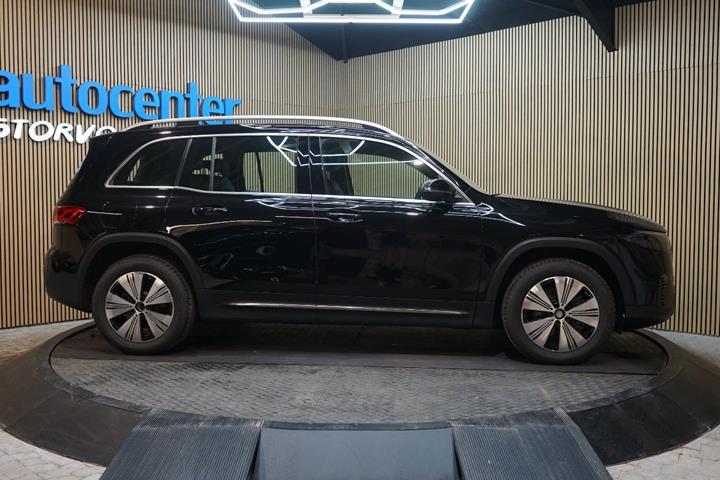 Sort Mercedes EQB250 fra 2023