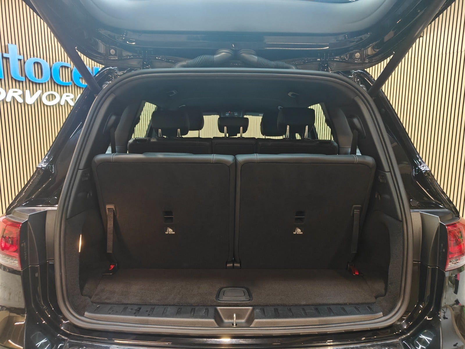 Sort Mercedes EQB250 fra 2023