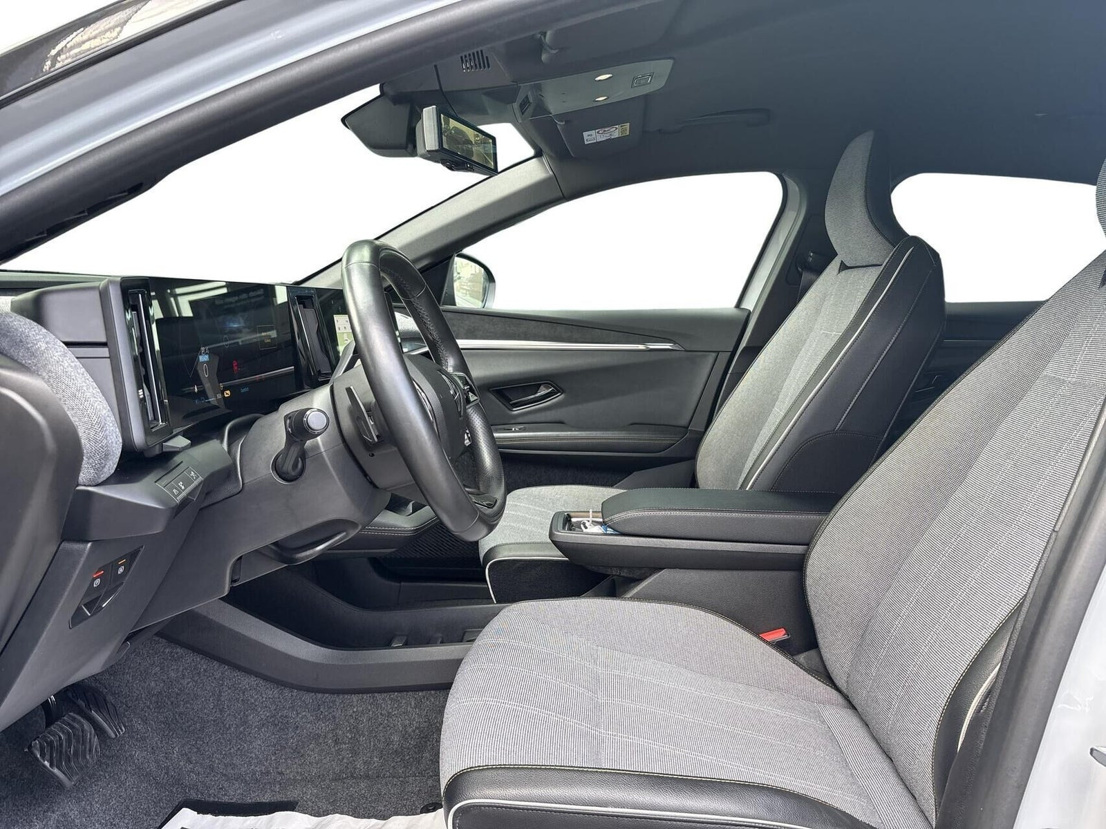 Grå Renault Megane E-Tech fra 2022