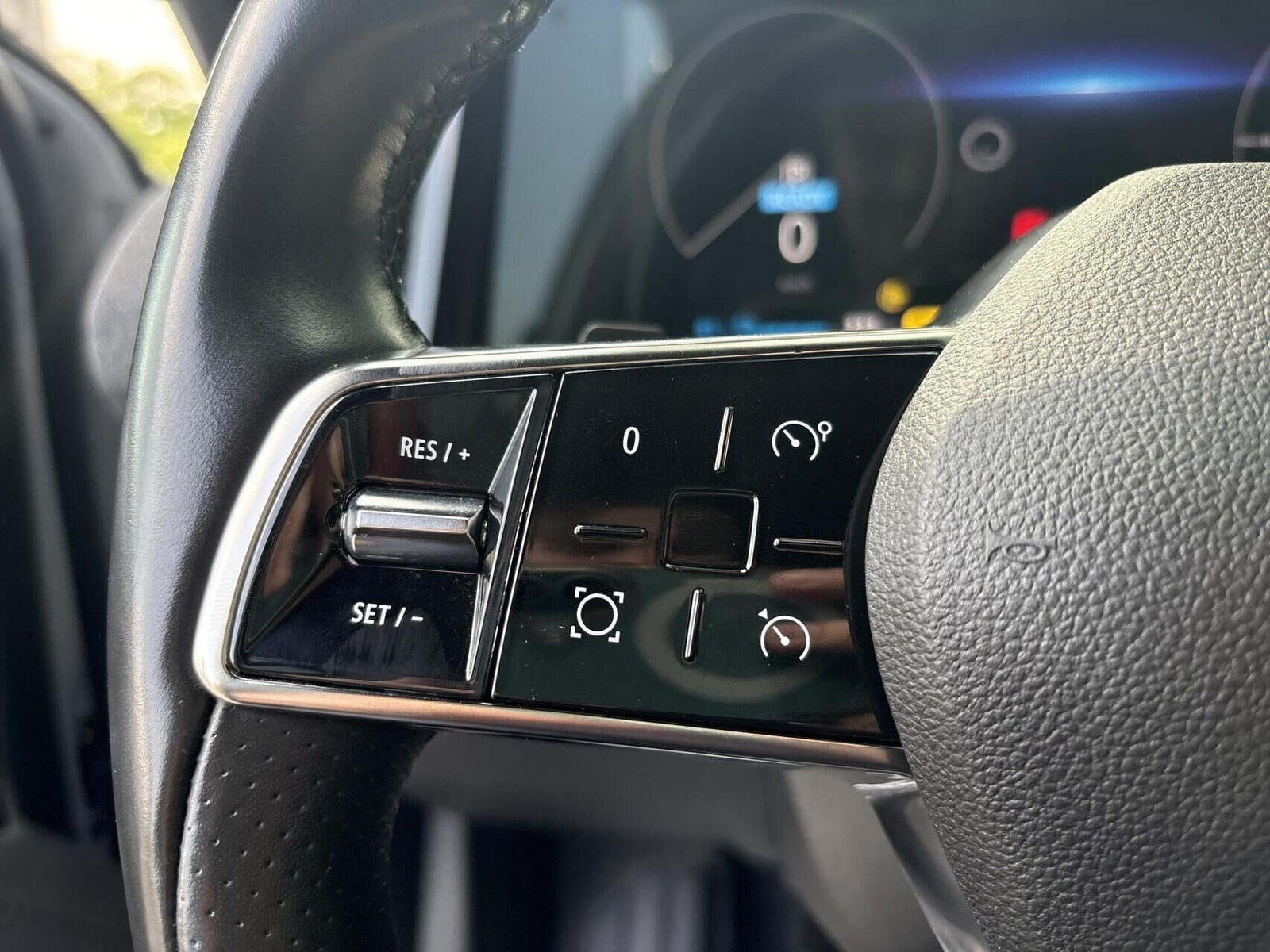 Grå Renault Megane E-Tech fra 2022