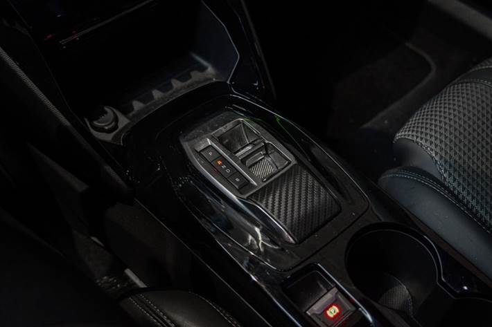 Sort Peugeot e-2008 fra 2022