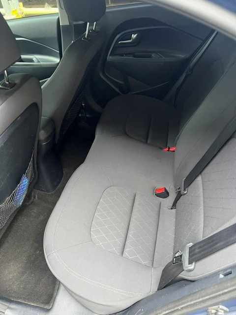 Blå Kia Rio fra 2016