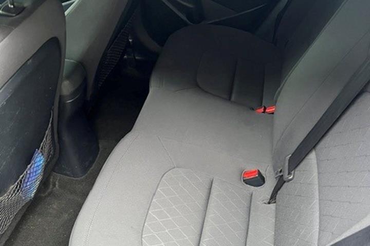 Blå Kia Rio fra 2016