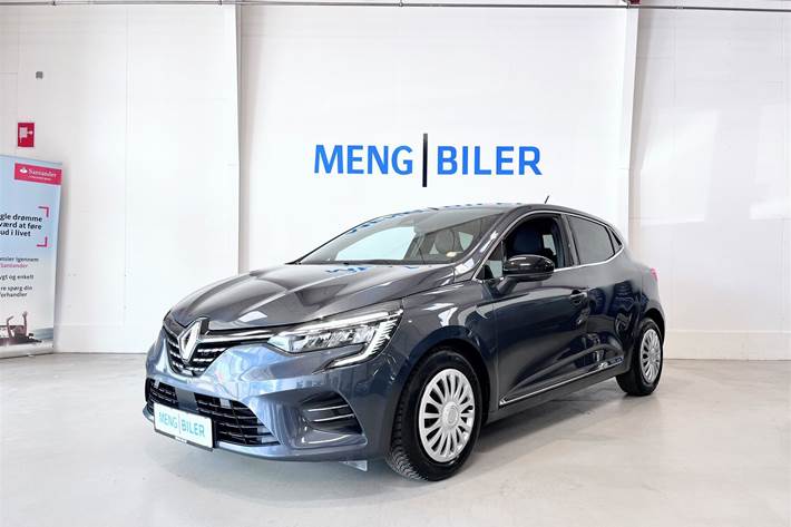 Grå Renault Clio fra 2021