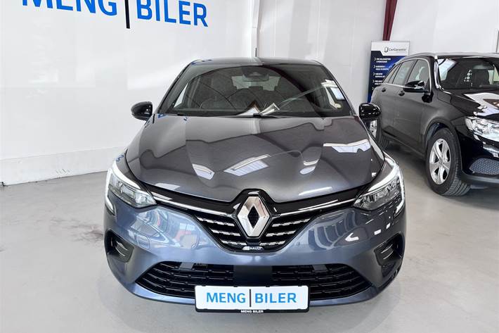 Grå Renault Clio fra 2021