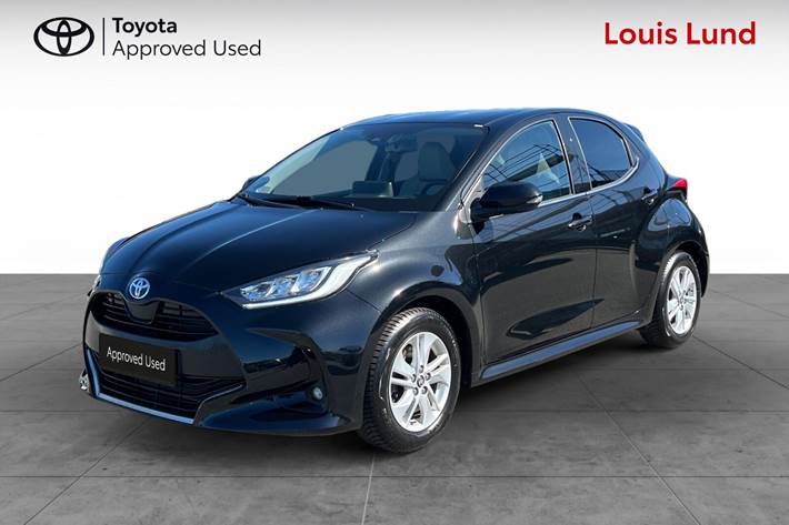 Sort Toyota Yaris Van fra 2024