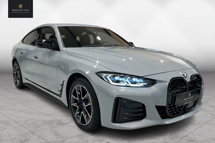 Grå BMW i4 fra 2023