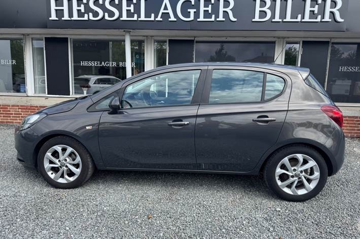 Grå Opel Corsa fra 2016