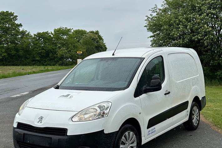 Hvid Peugeot Partner fra 2012