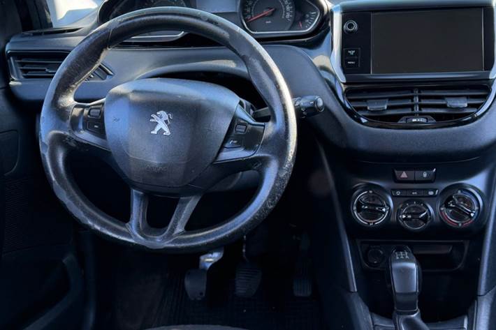 Sort Peugeot 208 fra 2012