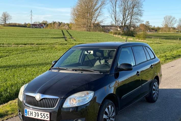 Sort Skoda Fabia fra 2009