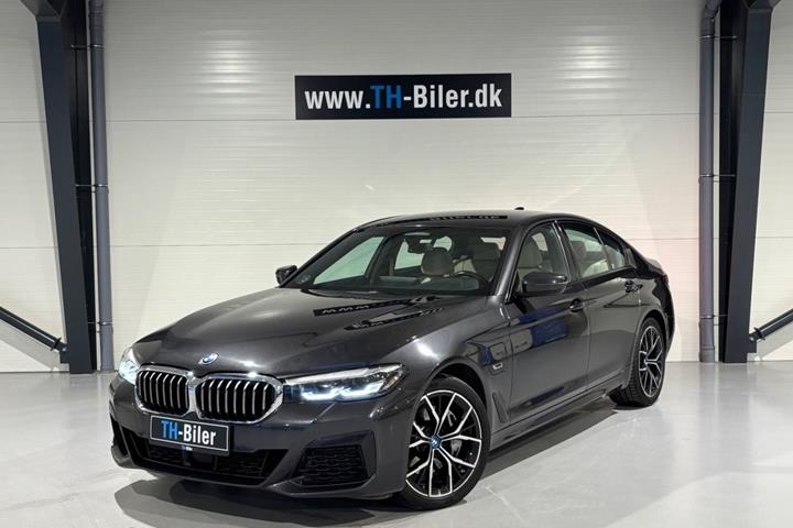 undefined BMW 545e fra 2022 set udefra