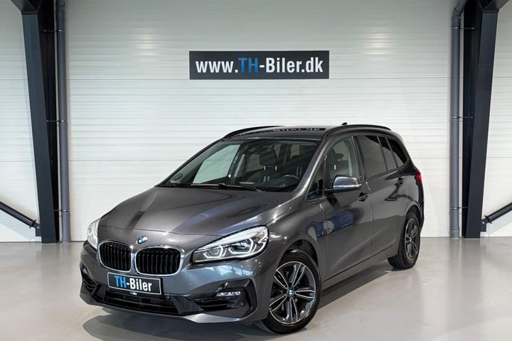 undefined BMW 216i fra 2019 set udefra