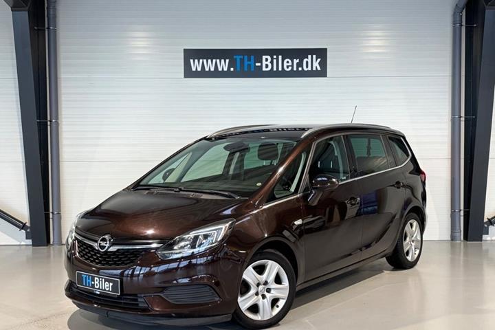 undefined Opel Zafira Tourer fra 2017 set udefra