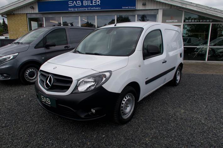 Hvid Mercedes Citan 109 fra 2016