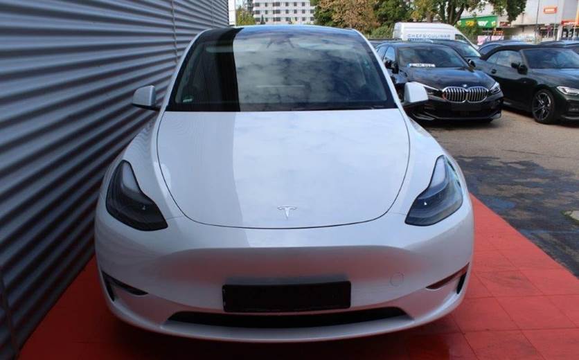 Tesla Model Y RWD