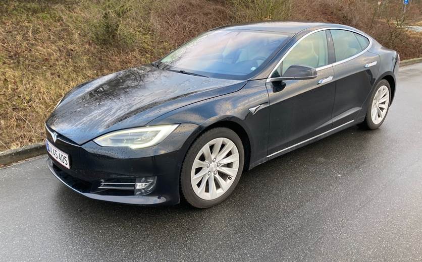 Tesla Model S 75D