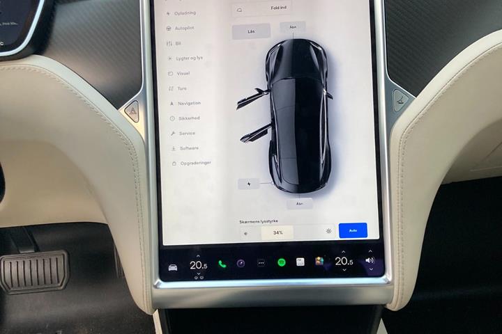 Sort Tesla Model S fra 2018