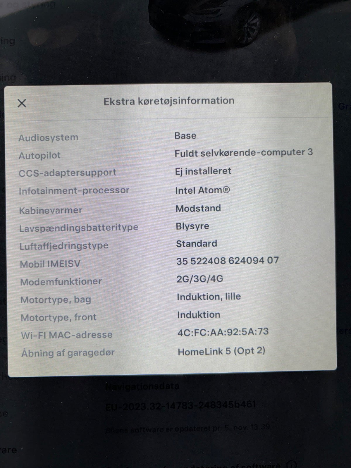 Sort Tesla Model S fra 2018